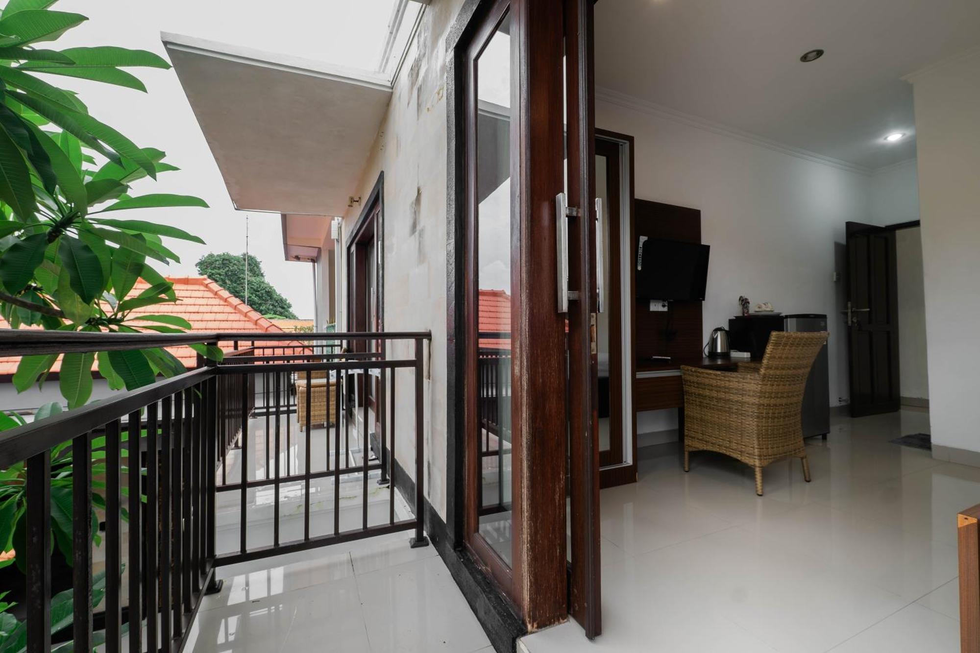 Puri Kasih Home Stay Санур Екстер'єр фото