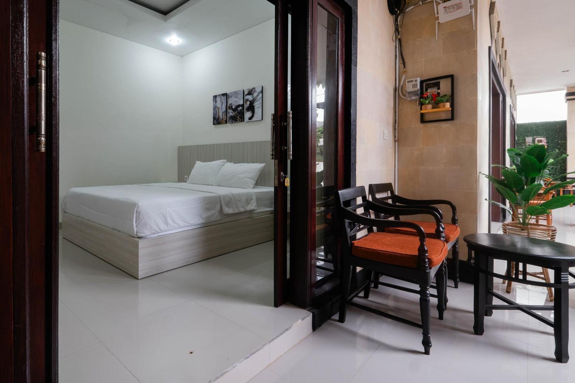 Puri Kasih Home Stay Санур Екстер'єр фото
