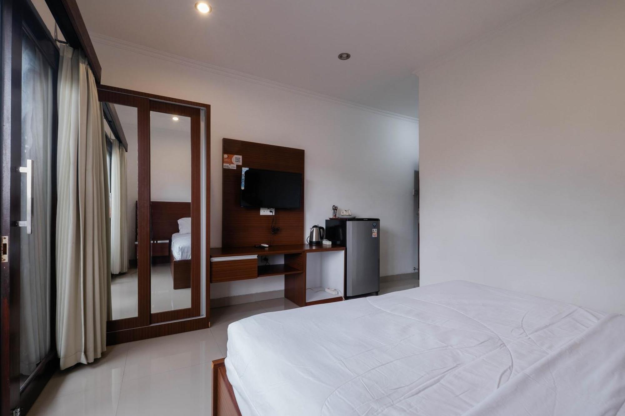 Puri Kasih Home Stay Санур Екстер'єр фото