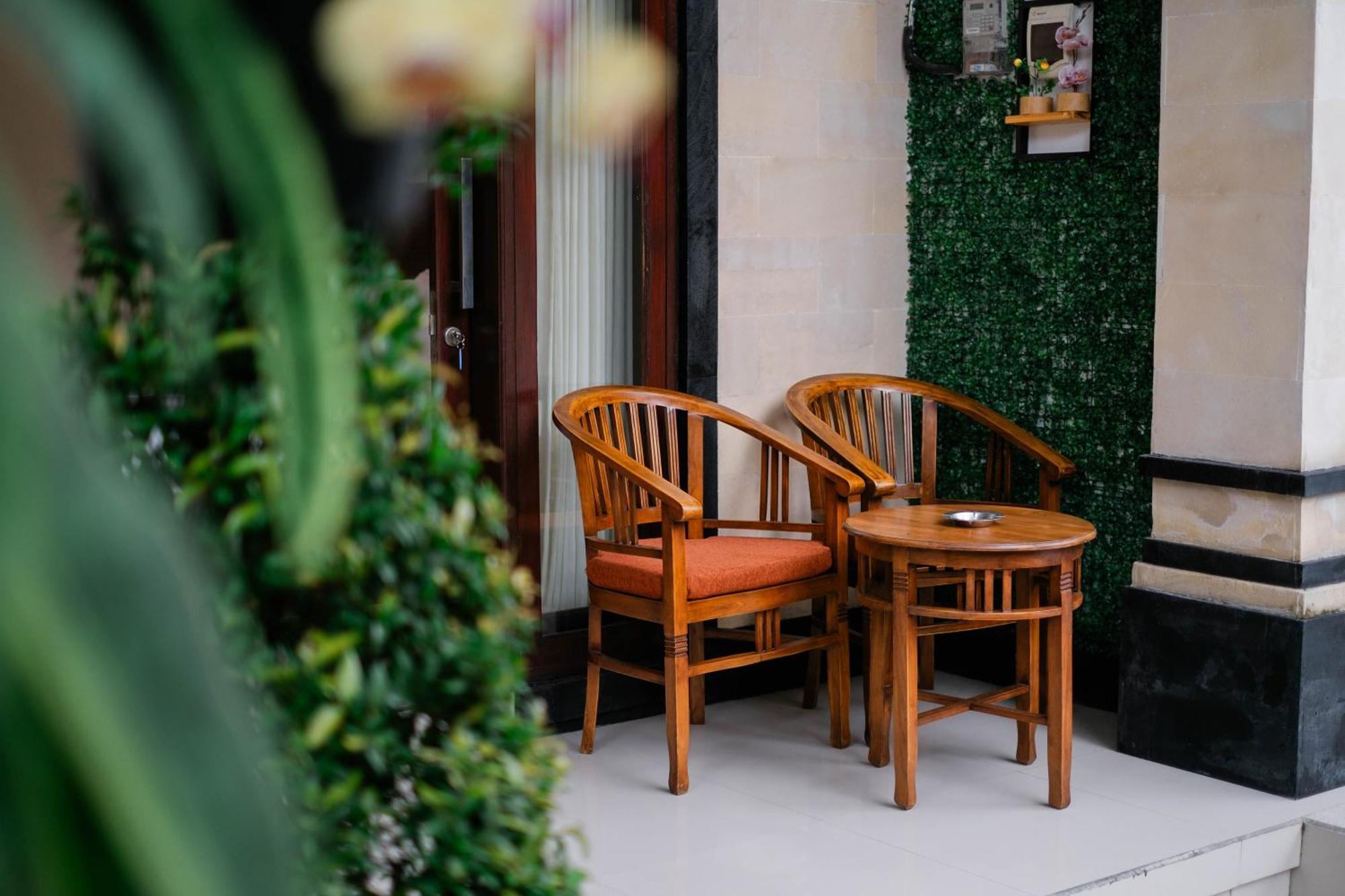 Puri Kasih Home Stay Санур Екстер'єр фото