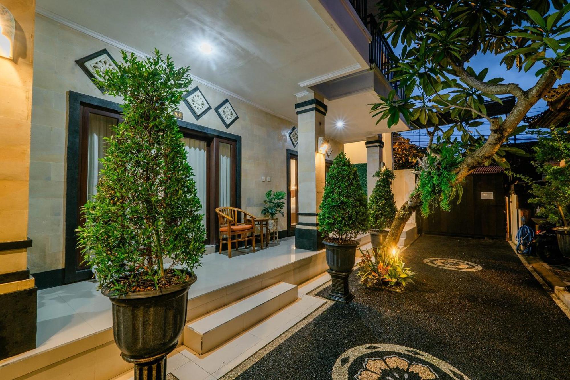 Puri Kasih Home Stay Санур Екстер'єр фото
