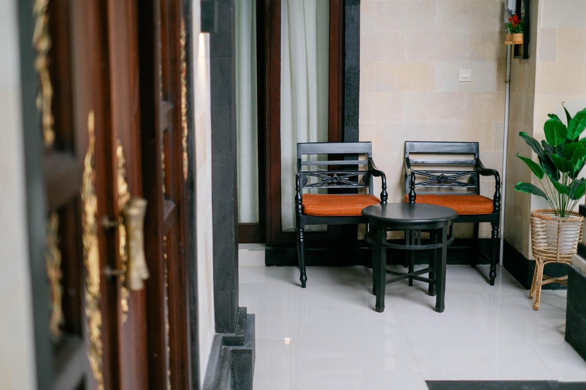 Puri Kasih Home Stay Санур Екстер'єр фото
